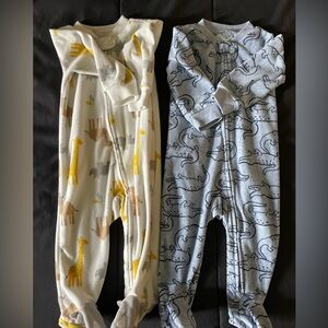 Footed fleece pajamas